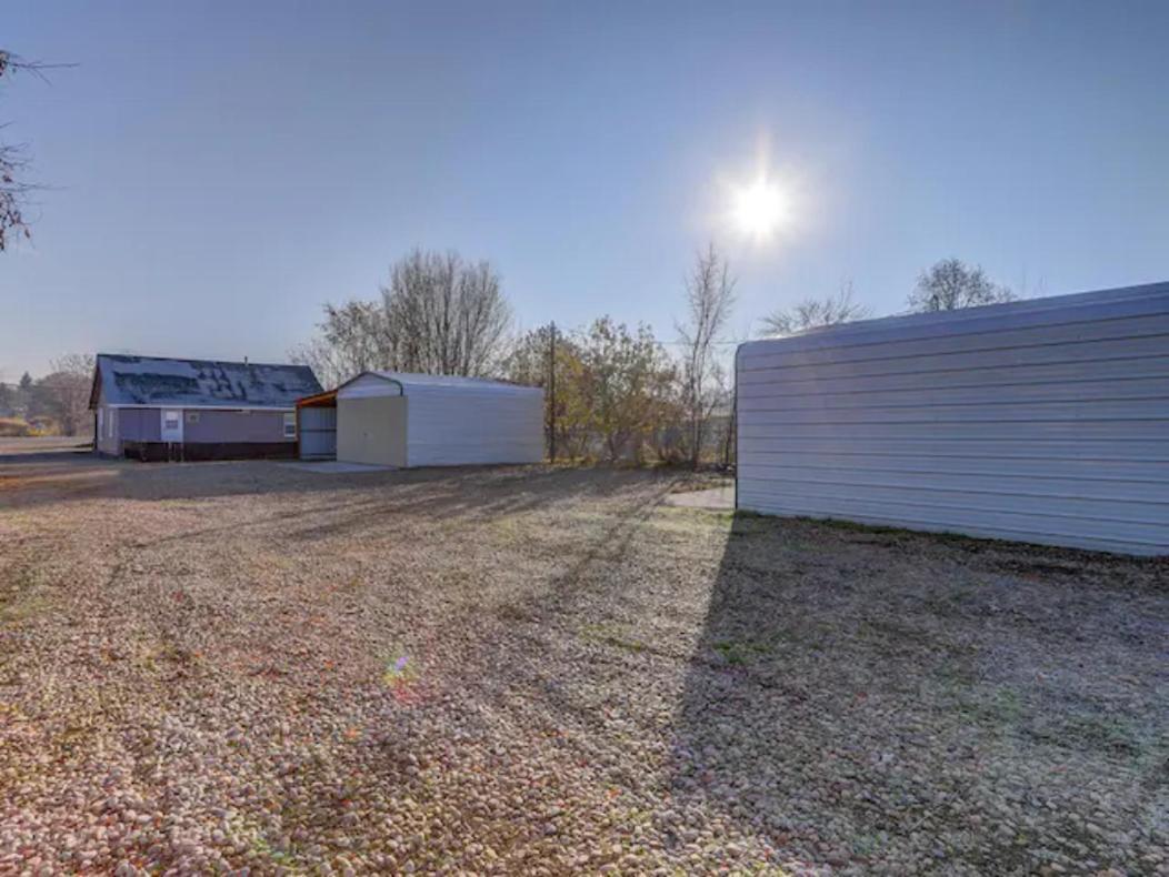 Morningstar Cottage: Pet-Friendly Retreat with RV Space near Snake River Eagle Exterior photo